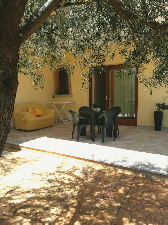 Affittacamere B&B Il Fiore بوسادا المظهر الخارجي الصورة